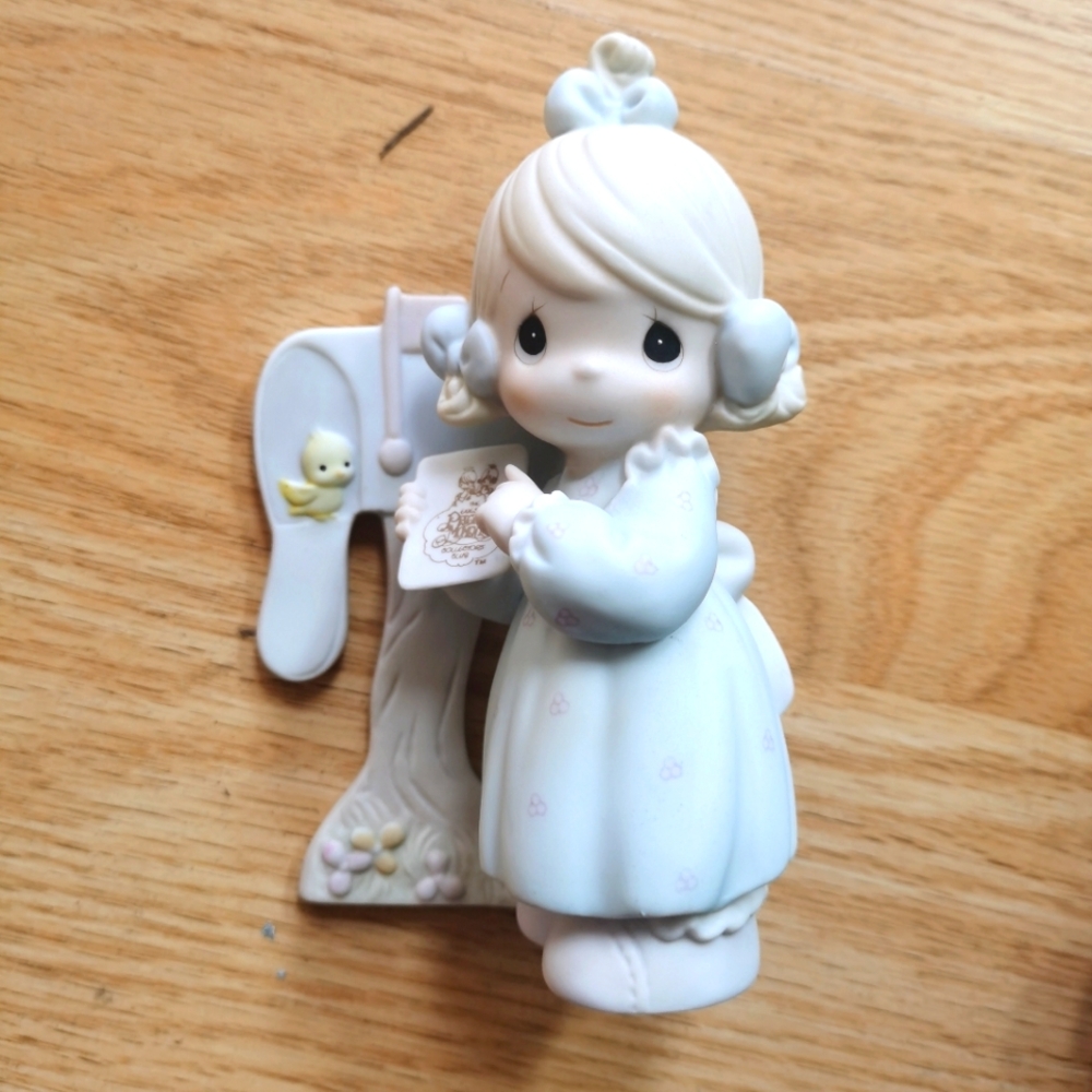 Precious Moments Figurine Sharing The Good News Together C0011 1990